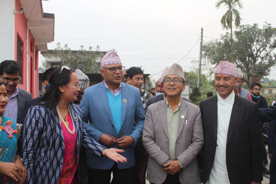 फुर्सदिला प्रदेश १ का मुख्यमन्त्री तथा मन्त्रीहरू