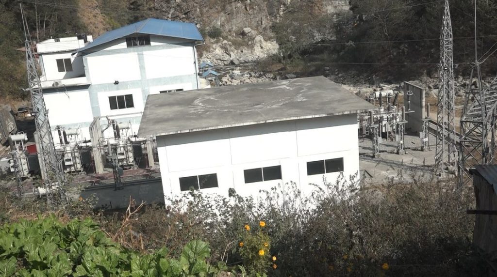 कानुनको धज्जी उडाउँदै ऊर्जा व्यवसायी