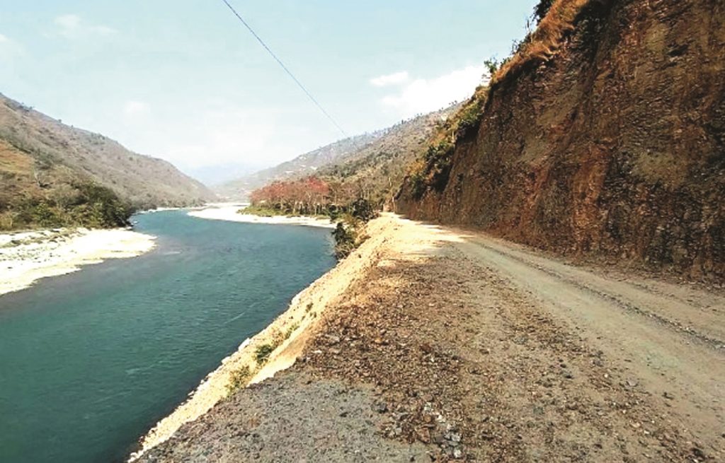 तमोर करिडोरमा कालोपत्रे सुरु