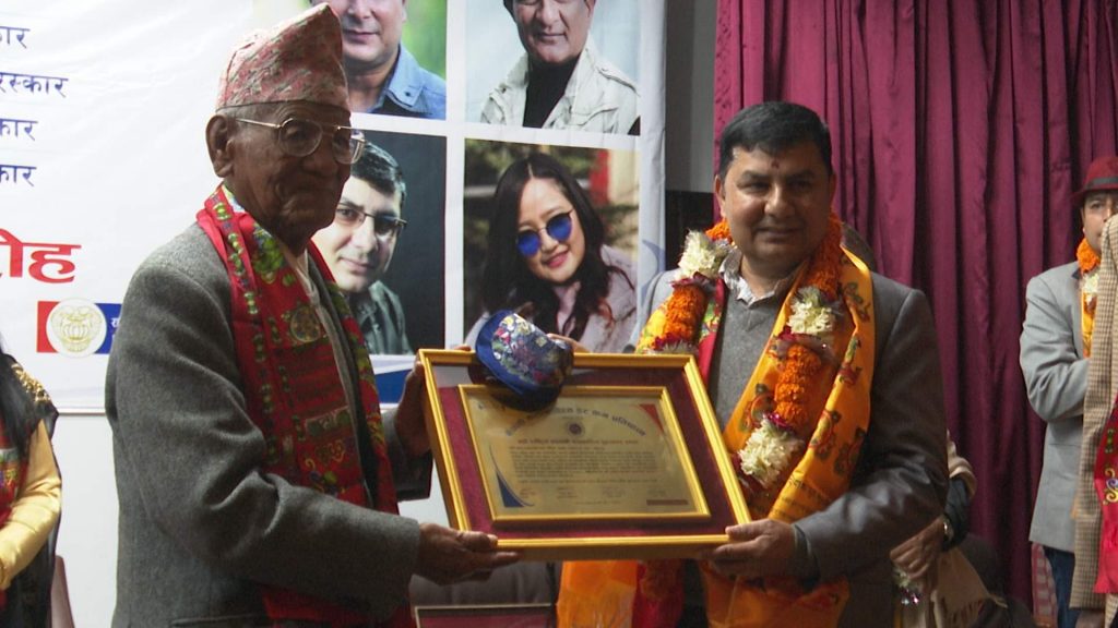 डा. टंक उप्रेती सम्मानित