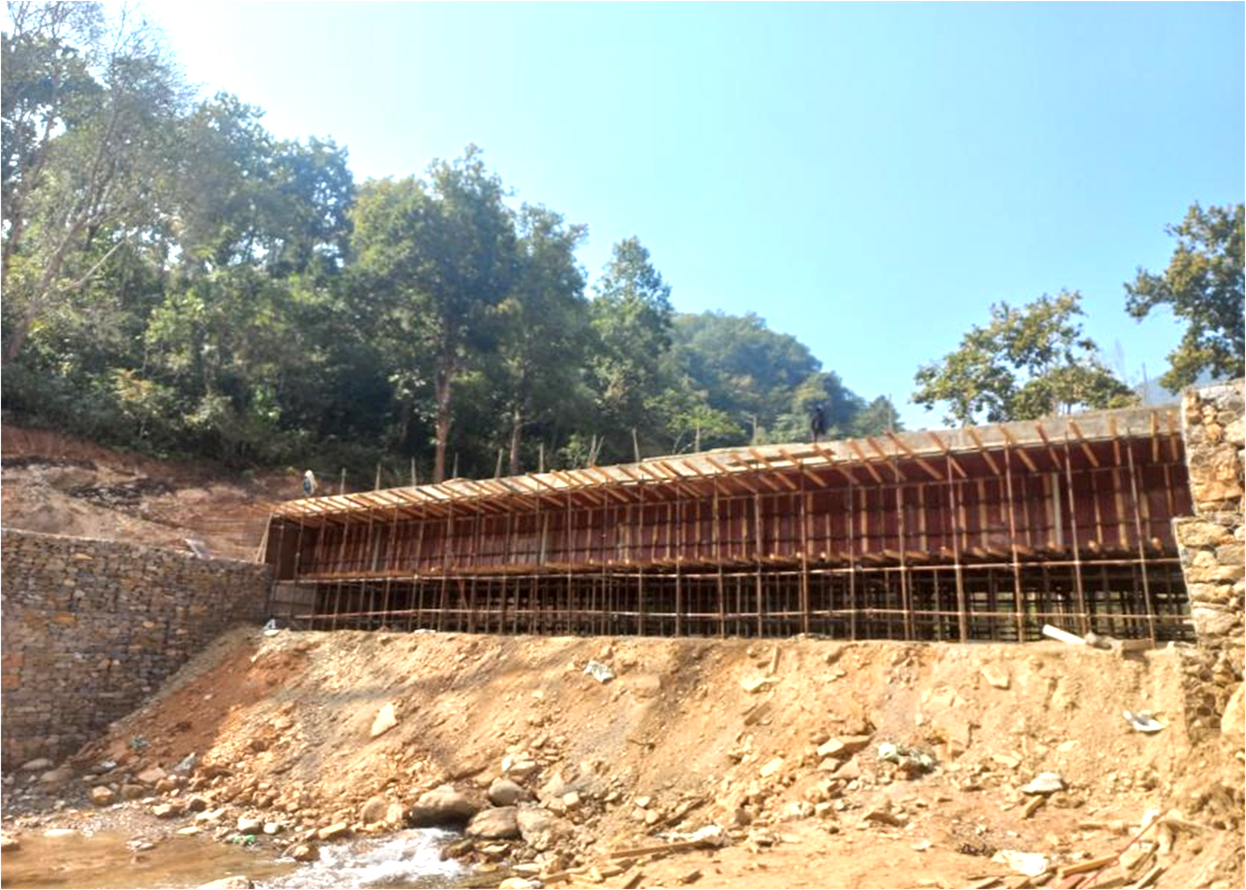 अलपत्र आयोजना सम्पन्न गर