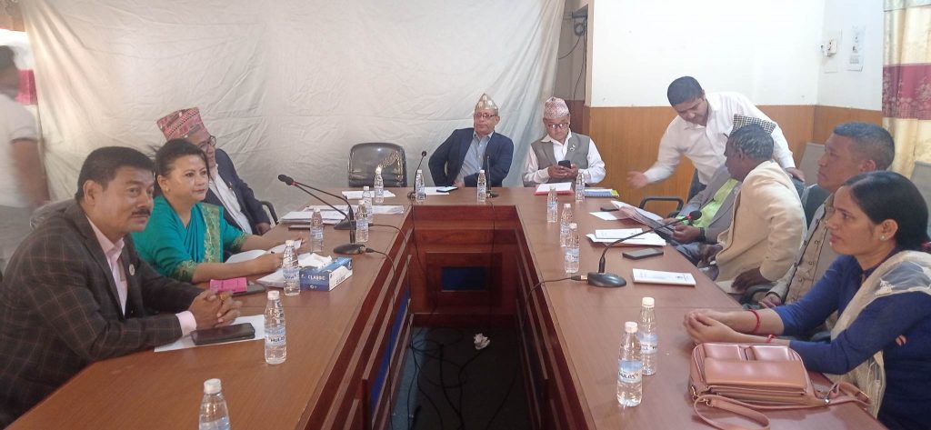 मुख्यमन्त्री तथा मन्त्रीलाई प्रश्न गर्न सभामुखको अनुमति चाहिने