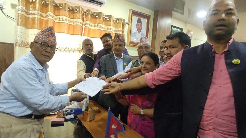 लुम्बिनीको नयाँ मुख्यमन्त्रीमा काँग्रेसका डिल्ली चौधरीले गरे दाबी पेश