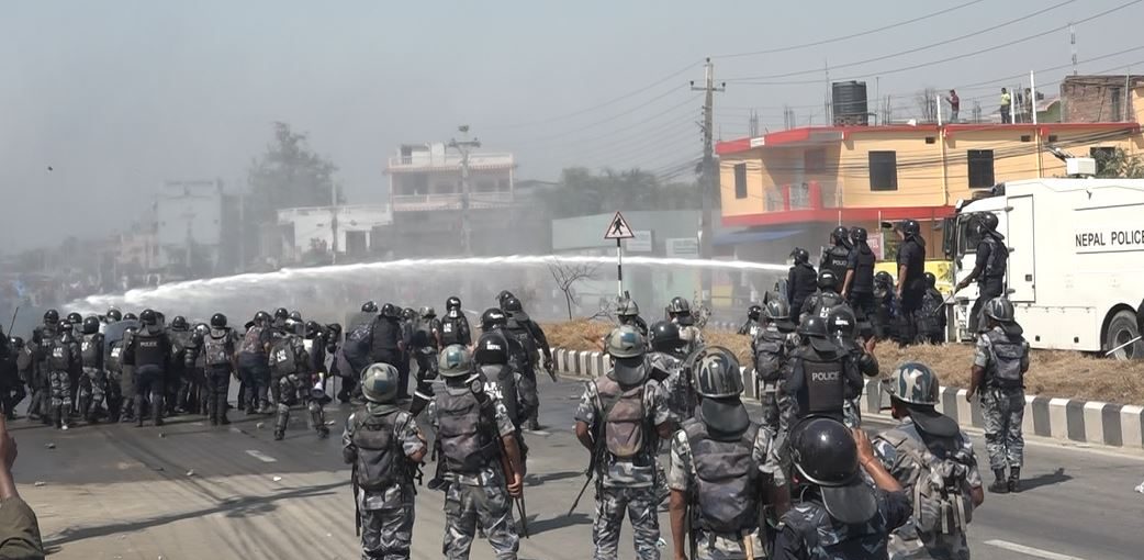 सरकार तुरुन्त संवाद गर, आन्दोलनरत पक्ष संयम बन