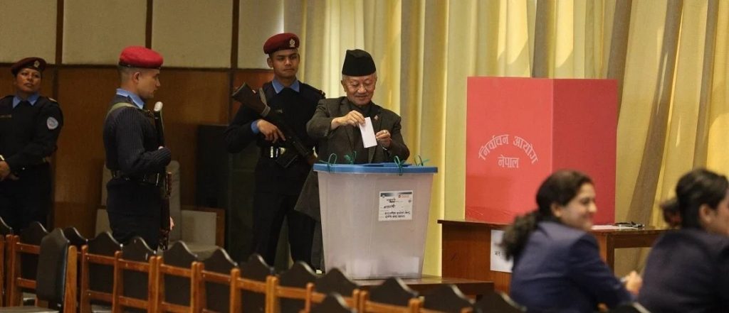 नेम्वाङ र  पौडेलले गरे मतदान