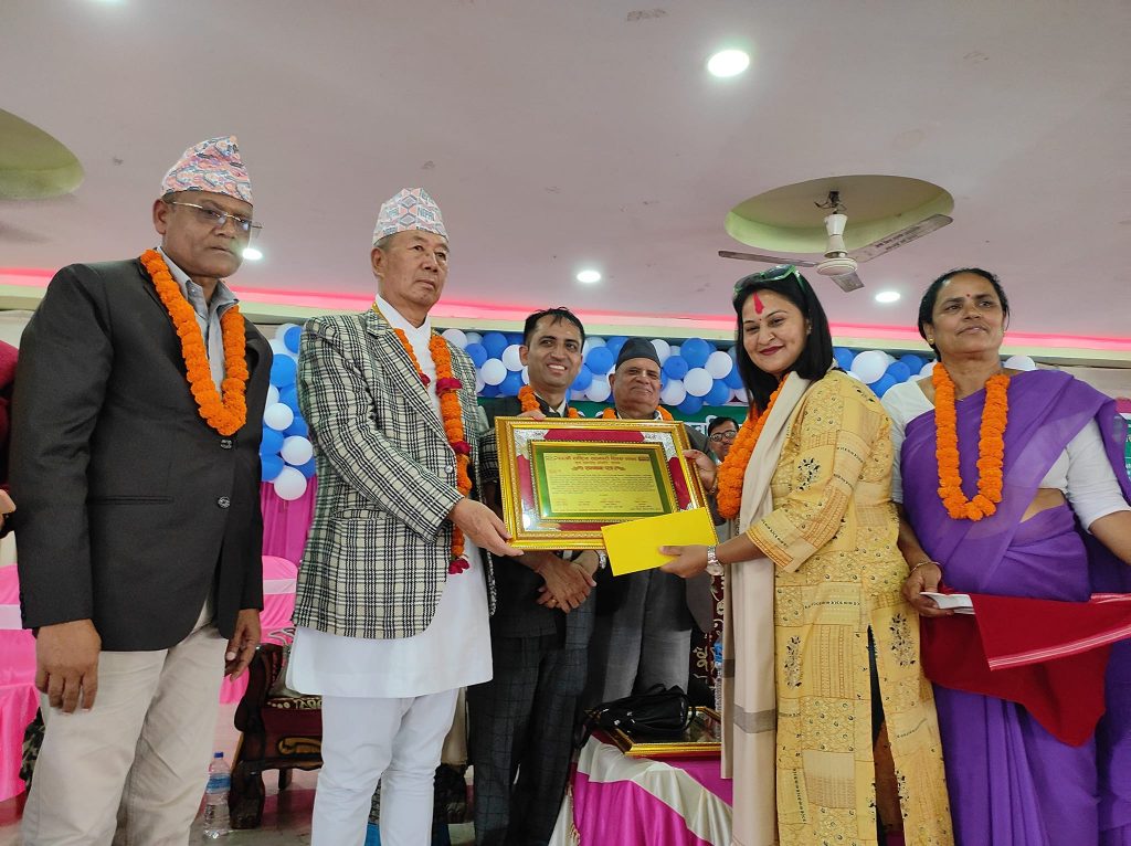 सहकारी पत्रकारिता पुरस्कारबाट पत्रकार थापा सम्मानित