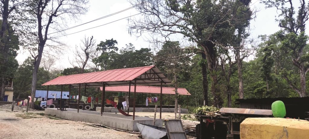 अतिक्रमण गरेर जङ्गलभित्र कृषि बजार !