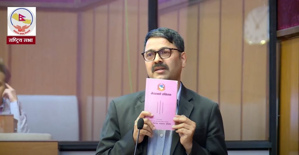 सांसद खिमलालको अर्थमन्त्रीमाथि आरोप : संघीयता तपाईहरुकै कारण संकटमा छ