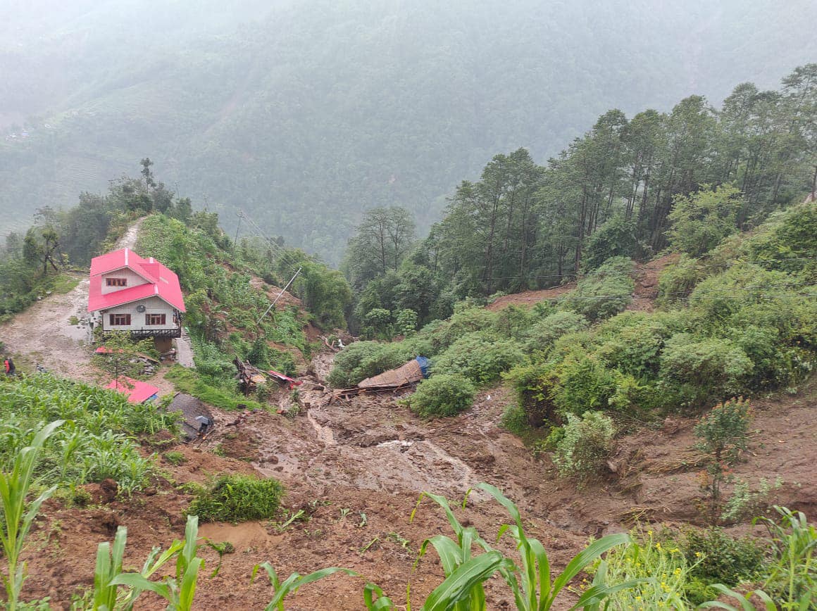 बाढी पीडितलाई प्रदेश सरकारले राहत पठायो