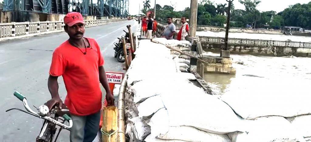 कोशीमा डुबेकाको ज्यान बचाउँन मुखियाको साहारा