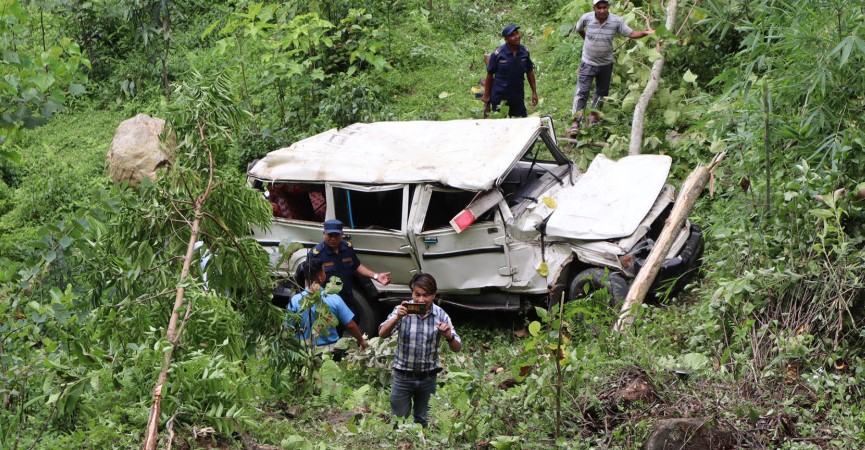 जिप दुर्घटना हुँदा एक जनाको मृत्यु, १३ घाइते