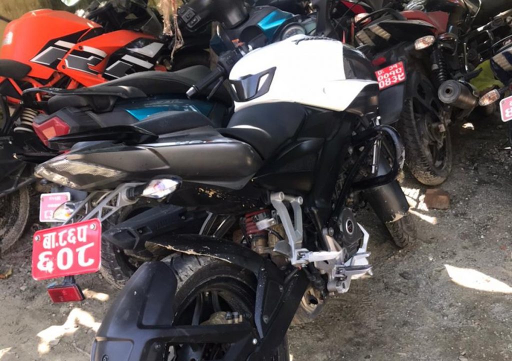 मोटरसाइकल चोरी गरेर भारततर्फ लैजाने एक जना पक्राउ