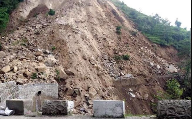 मेची राजमार्ग र तमोर करिडोरको सडक १२ घण्टाका लागि बन्द