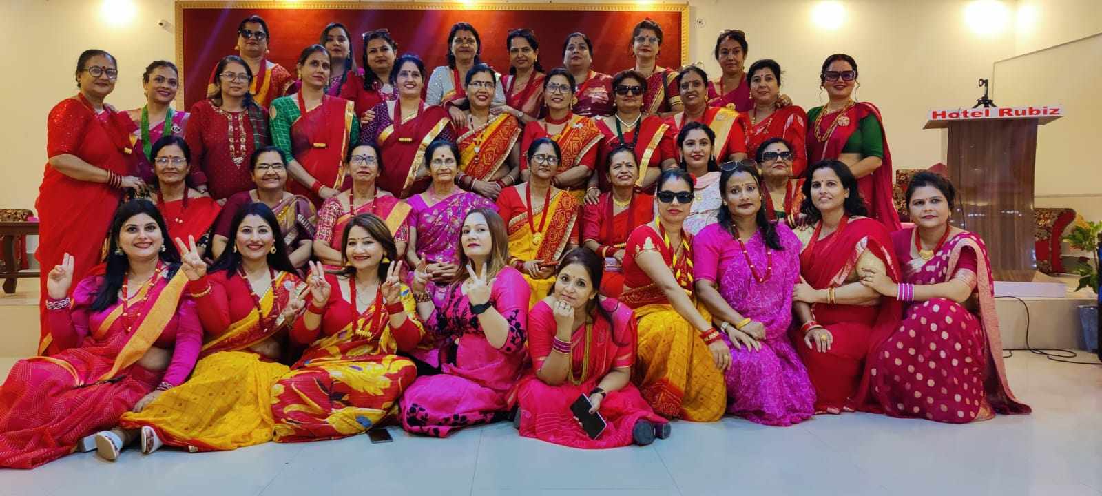 आदर्श महिला मित्रता समूहले मनायो तीज