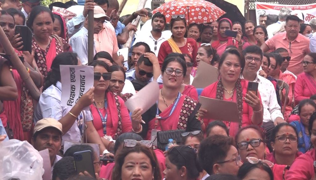 शिक्षकहरुको अन्तरजिल्ला सरुवा रोक्का