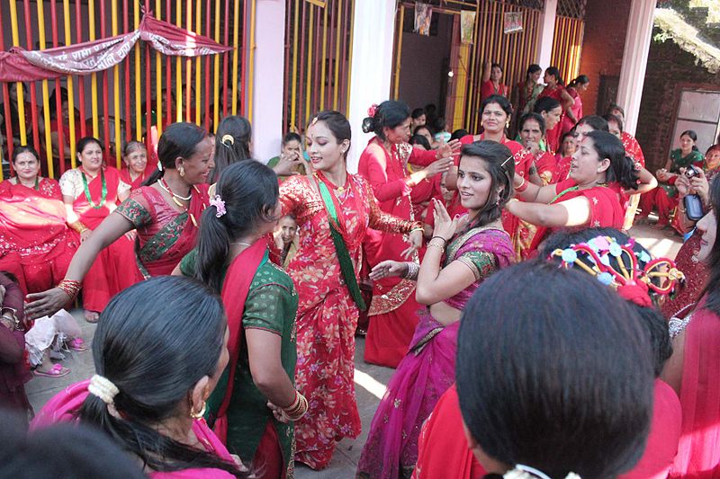 तीज कार्यक्रममा एकल नृत्य प्रतियोगिता