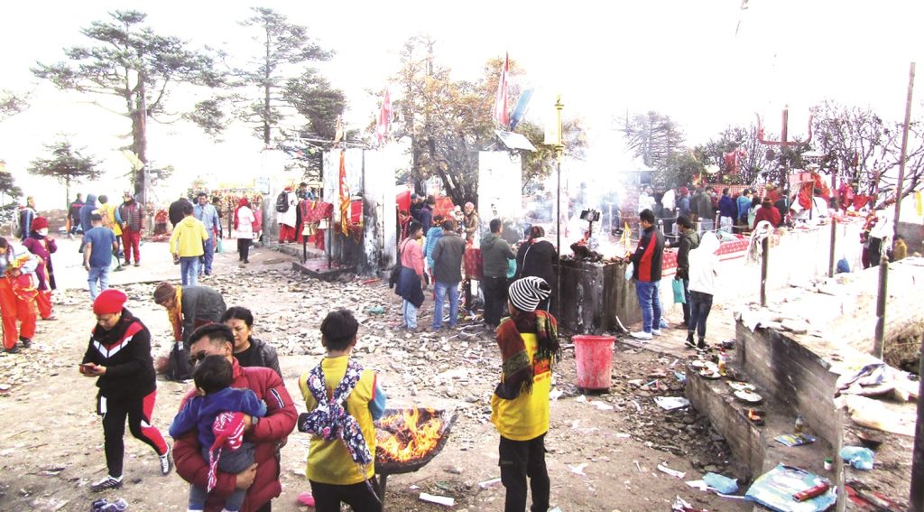 बडादशैँमा २५ हजार श्रद्धालुले गरे पाथीभराको दर्शन