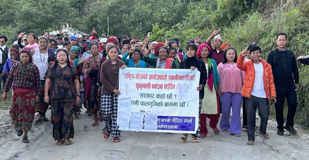 मुआब्जापीडितको आन्दोलनले अरुण तेस्रोको काम २२ दिनदेखि ठप्प