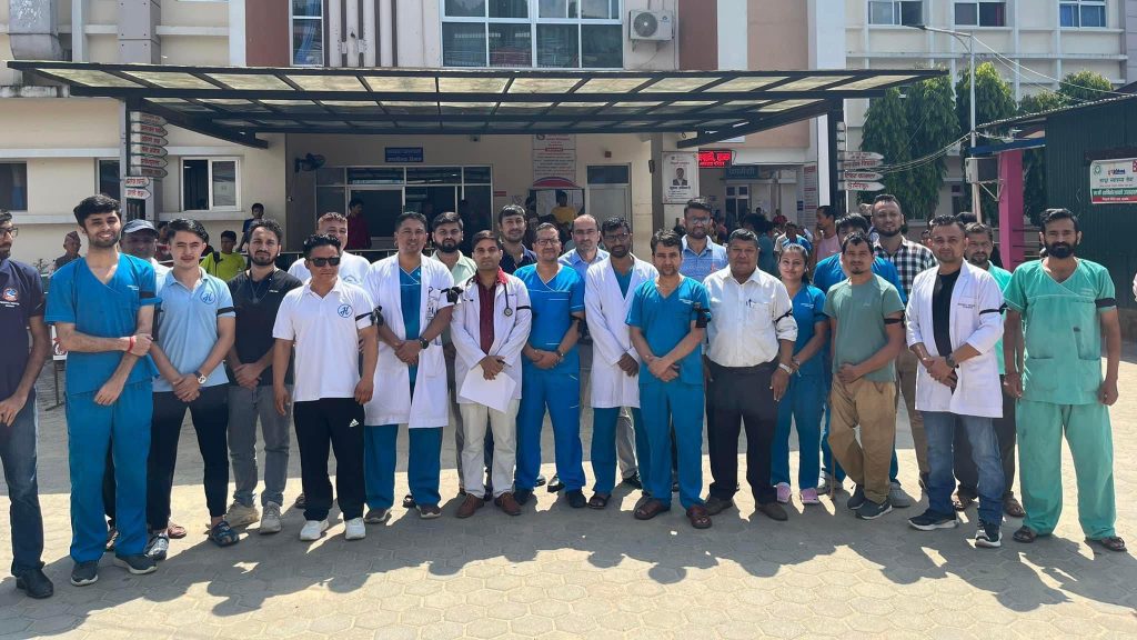 डाक्टर कुटपिट प्रकरण :  आज देशभरका अस्पतालमा आकस्मिकबाहेक सबै सेवा बन्द