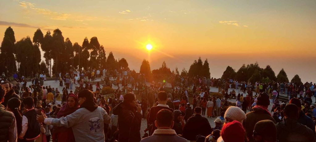 सूर्योदय हेर्न श्रीअन्तुमा घुइँचो (फोटो फिचर)