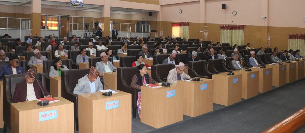 मुख्यमन्त्रीलाई प्रश्न : ३५ रुपैयाँले नि:शुल्क उपचार हुन्छ ?