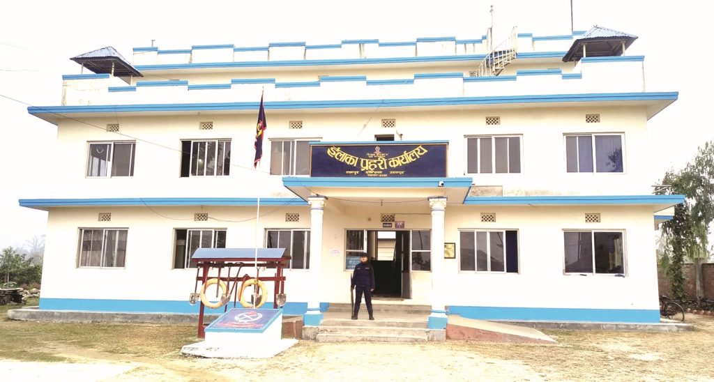 एकै दिन पक्राउ परे १३ जना फरार अभियुक्त