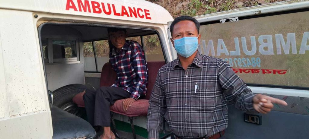 माओवादीको विशेष अभियान : उपचार गर्न नपाएका नरजितले पाए उपचार