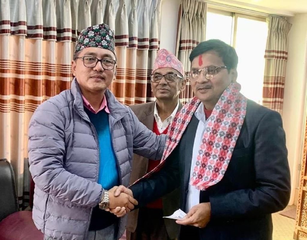 एमालेका कोशी प्रदेश कमिटीका पूर्वसदस्य कार्की राप्रपा प्रवेश