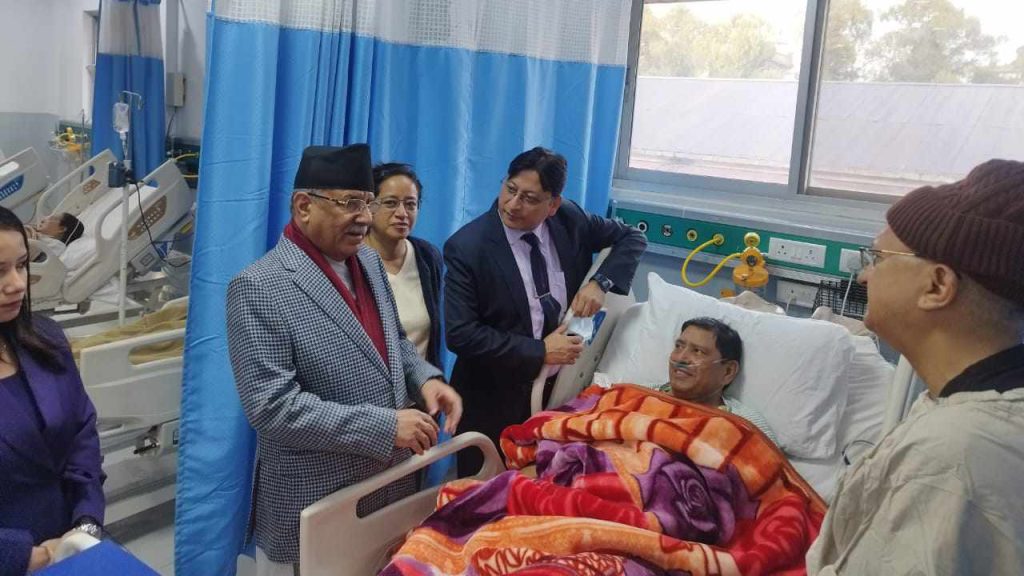 प्रधानमन्त्रीले लिए गृहमन्त्री श्रेष्ठको स्वास्थ्य अवस्थाबारे जानकारी