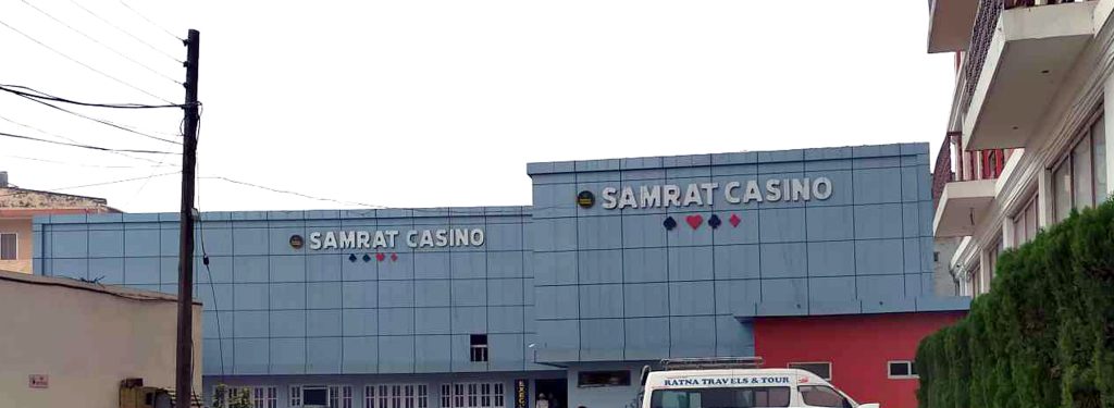 विराटनगरको क्यासिनोमा नेपालीलाई प्रवेश खुल्ला : क्यासिनोभित्रको विवादमा खुकुरी हानाहान