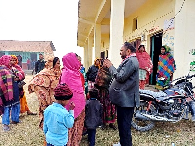 गाउँमा आमा खोज्दै सांसद