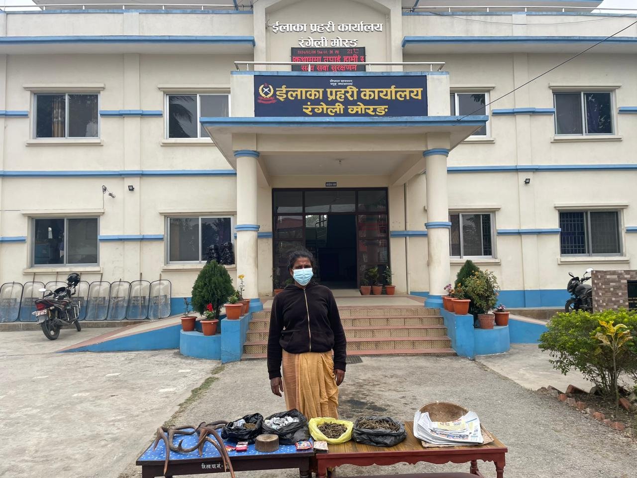 हरिणको सिङसहित एक जना महिला पक्राउ