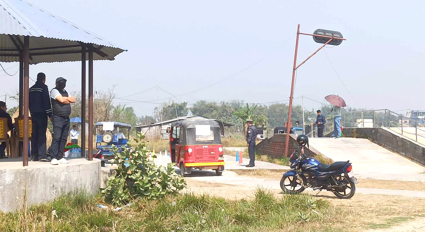 ट्राफिक प्रहरीले प्रदेश सरकारका मन्त्रीलाई धकेलेपछि….