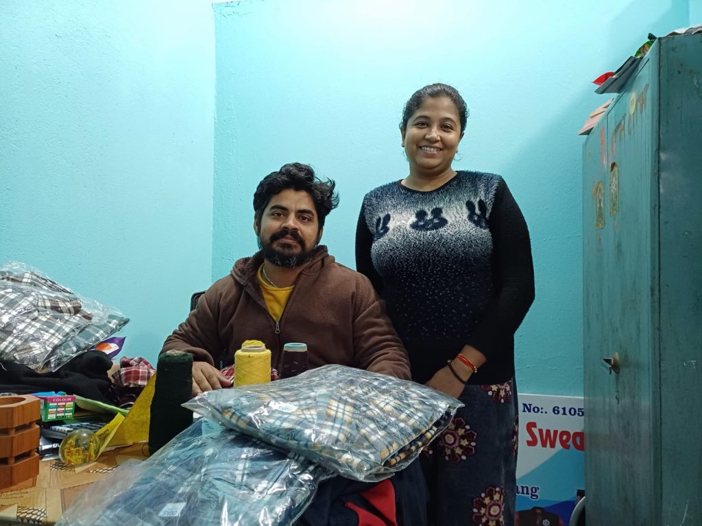 गार्मेन्ट उद्योगमा जमेको अष्ट्रेलिया रिटर्न जोडी