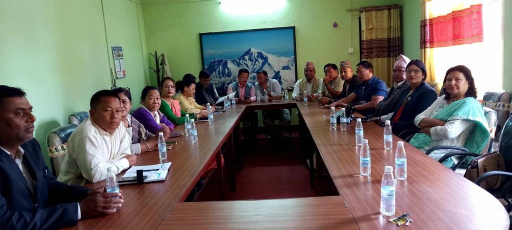 काँग्रेस बैठकमा मुख्यमन्त्री र सांसदको चर्काचर्की