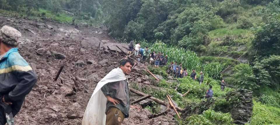 पहिरोले पुरिएर ताप्लेजुङमा ४ जनाको मृत्यु