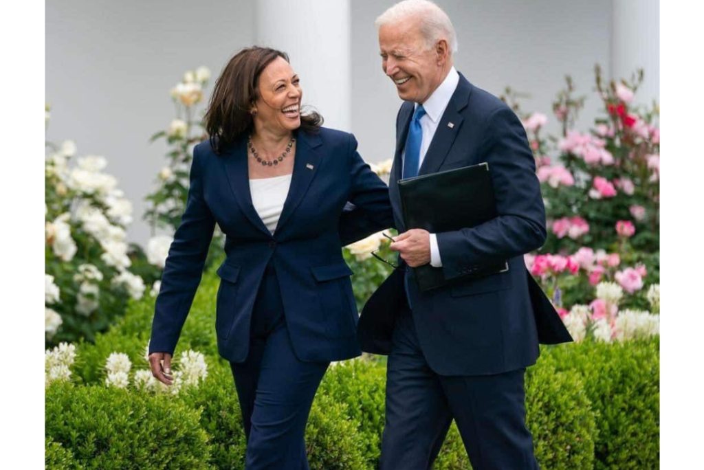 चौतर्फी दबाबपछि राष्ट्रपतिको दौडबाट पछि हटे बाइडेन, कमला ह्यारिसलाई समर्थन