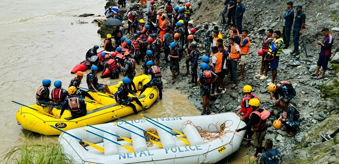 त्रिशूलीमा खसेको बस फेला नपरेपछि फर्कियो भारतीय उद्धार टोली