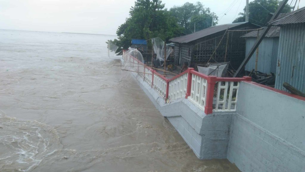 सप्तकोशीको टापुमा फसेकाहरुको उद्धारको लागि हेलिकप्टर ल्याइँदै