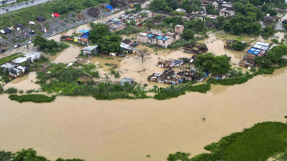 कोशी नदी बिहारमा फुट्यो