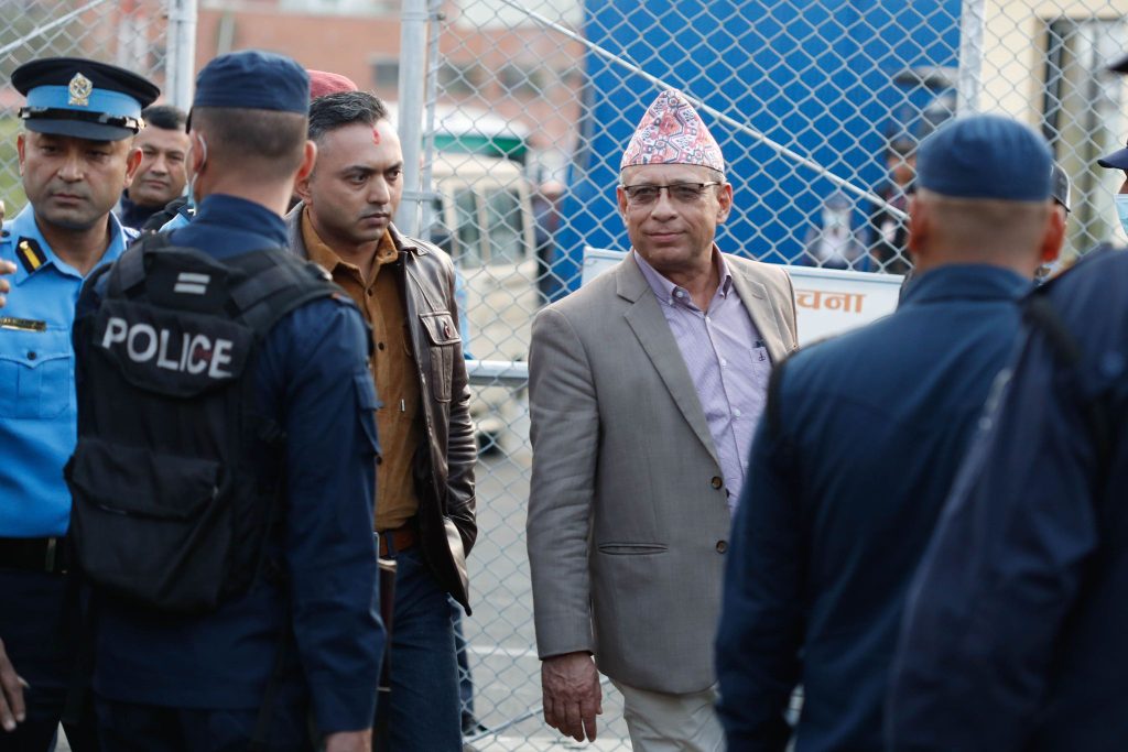 मानव तस्कारीमा मुछिएका पूर्वमन्त्री अधिकारीलाई काठमाडौं पुयाइयो