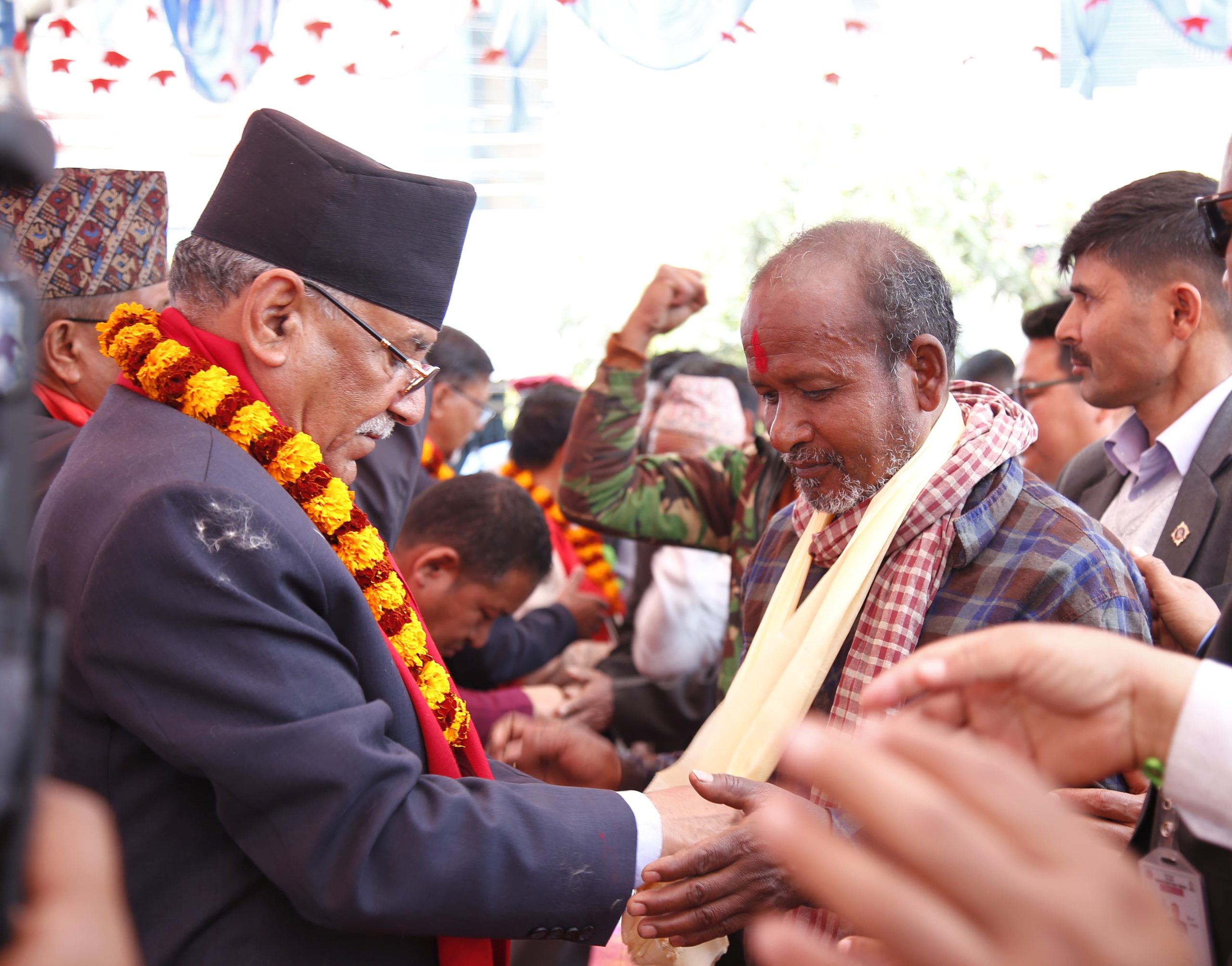 माओवादी अभियान: रतुवामाईका सयौं माओवादी केन्द्रमा प्रवेश