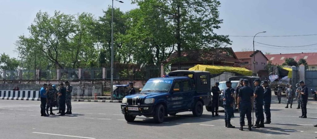 दुर्गा प्रसाईं र उनका अंगरक्षक दीपक खड्का प्रहरी नियन्त्रणमा