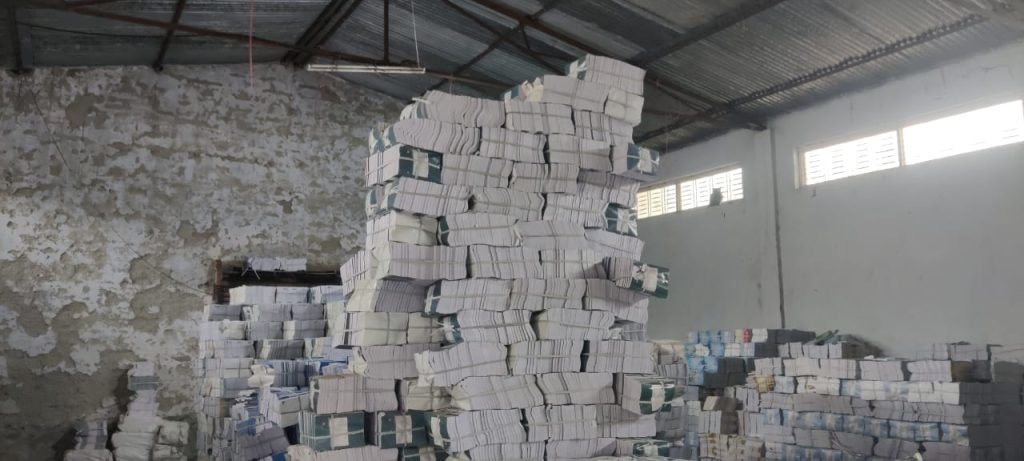 शैक्षिक सत्रको सुरुवातमा विद्यालय बन्द : पाँच लाख पुस्तकको सेट गोदाममा