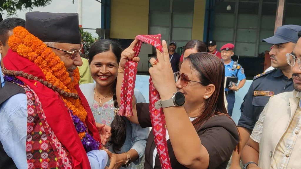 पूर्वराष्ट्रपति विद्यादेवी भण्डारीको सदस्यता नवीकरण केपी ओलीकै सहमतिमा भएको हो : प्रचण्ड