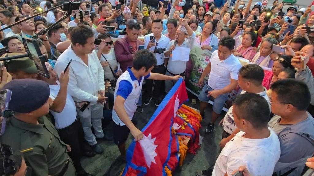 दुई नाबालकले दुई वर्षमा गुमाए आमाको काख र बाबुको सहारा