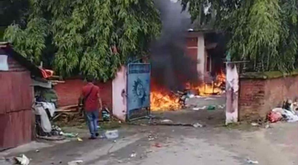 झापाको विर्तामोडस्थित एमाले पार्टी कार्यालयमा आगजनी