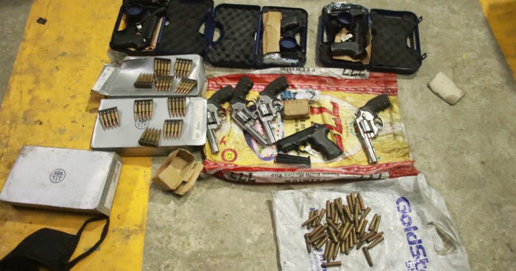 लुटिएको ३१ थान हतियार र ३३ लाख ७० हजार नगद सेनाद्धारा बरामद, २७ जना पक्राउ