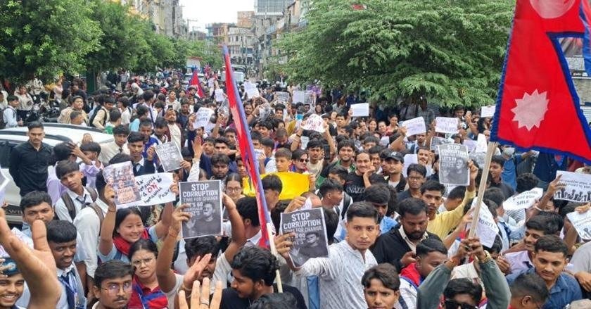 विराटनगरमा जेन–जीको चर्को नारा : ‘केपी तेरो पाराले–दुःख पायो साराले’