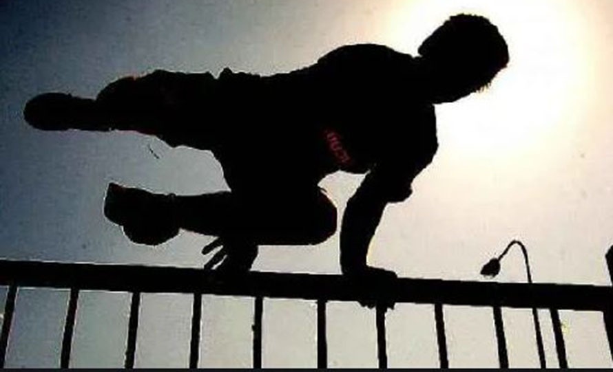 झापामा प्रहरी हिरासतबाट ९२ थुनुवा भगाइयो